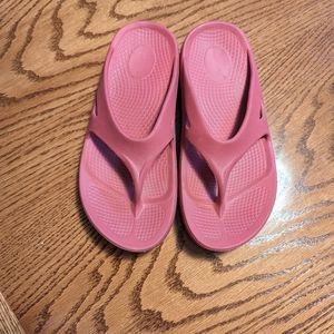 FANTURE RED Sandals Flip Flops Thongs